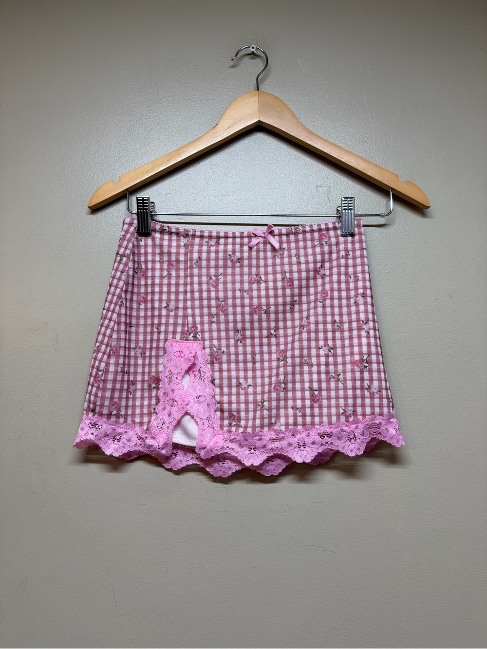 Urban Outfitters Pink White Gingham Mini Slip Skirt Short  XXS Floral Lace